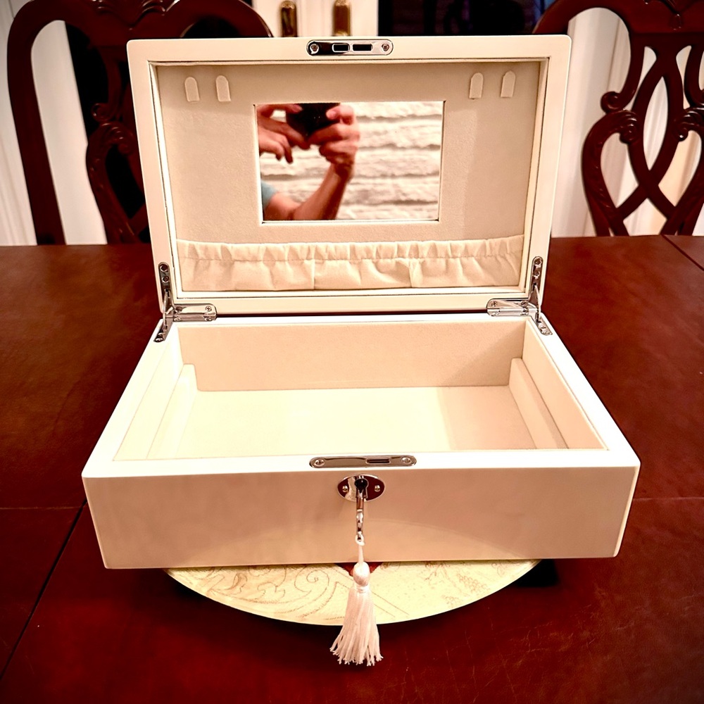Beautiful Burl Ivory Wood Jewelry Box w/Lock & Key, 1970s Vintage, Good Cond. - Picture 12 of 12